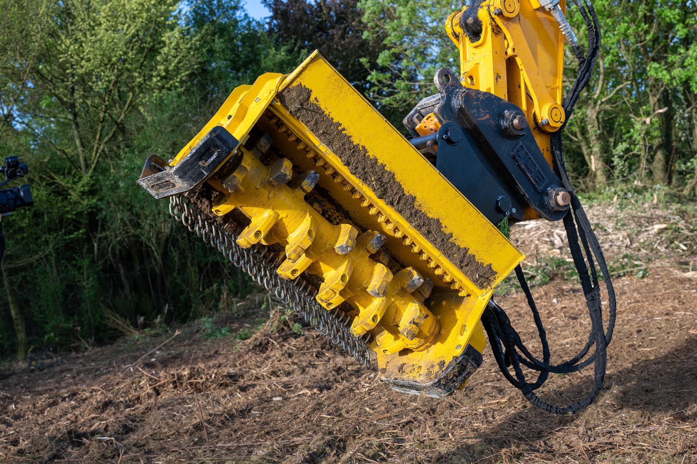 Hammer mulcher for forestry and land clearing